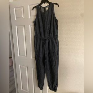 NWT Gap sleeveless chambray jumper size M